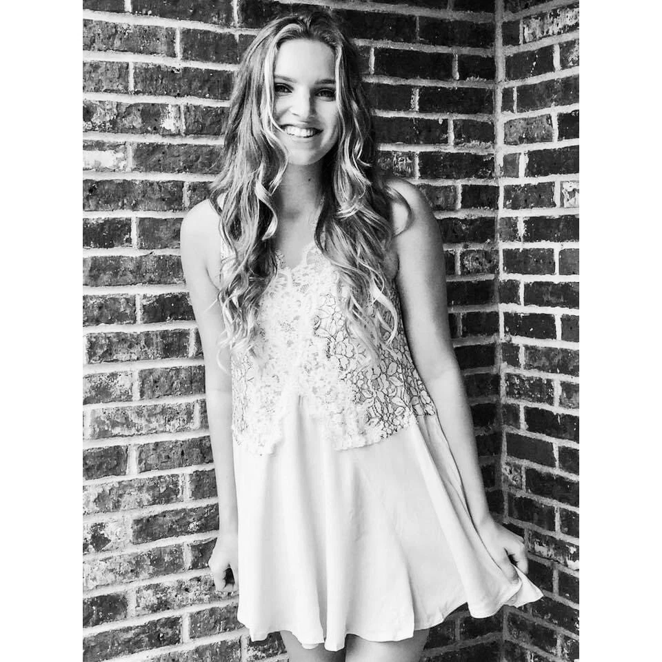 UNDERCOVER Mini abito tunica A Line in pizzo bianco con accento boutique "Secret Origins" nuovo con etichette