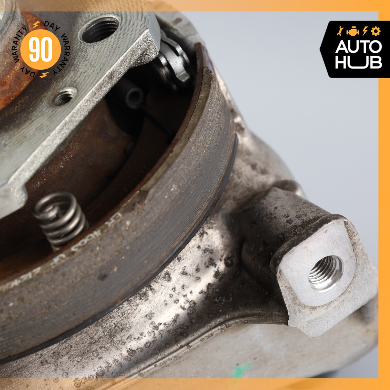 11-19 Maserati GranTurismo S M145 Rear Right Side Spindle Knuckle Hub OEM 28k