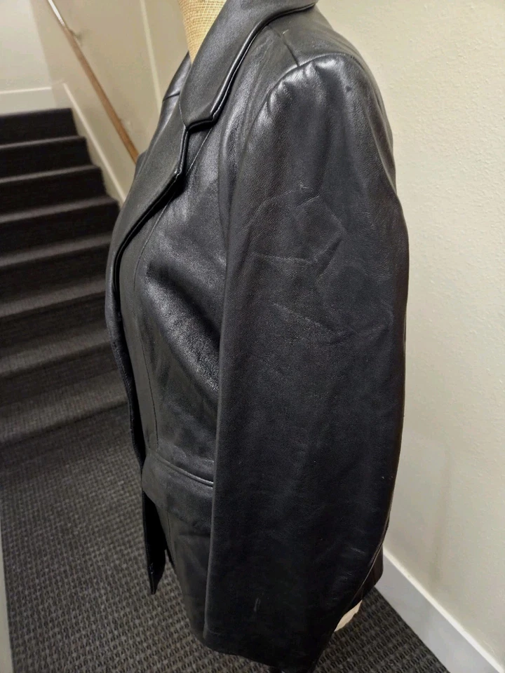 Chaqueta de cuero Great Northwest italiana de piel de cordero negra con 3 botones talla L Foto 4 de 4