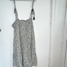 Old Navy Women’s L Smocked Square Neck Sleeveless Floral Midi Sundress