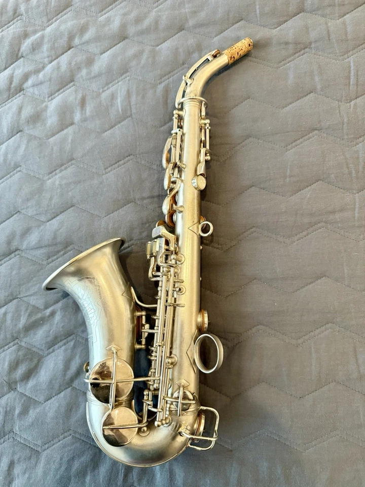 Conn NWII 4M Curvado Soprano Plateado Deco Grabado Muy Raro Revisado Hermoso Foto 3 de 4