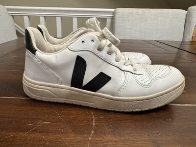 Veja V-10 Women's Athletic Shoes White Black Size 7 Leather Sneakers CUT TONGUE