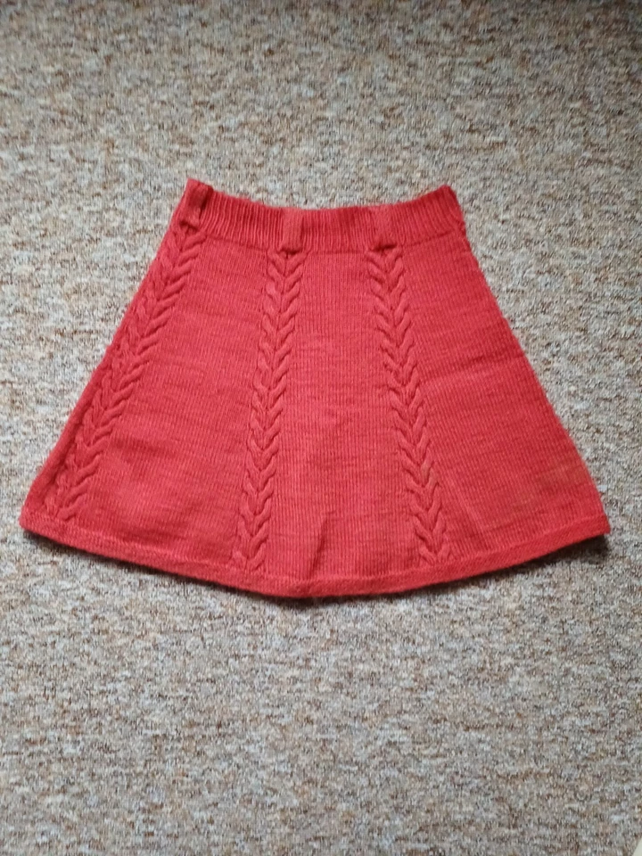 Minirock Vintage 70er Jahre Größe 36 Handgestrickt Rotton mit Gürtelschlaufen - Bild 1 von 3
