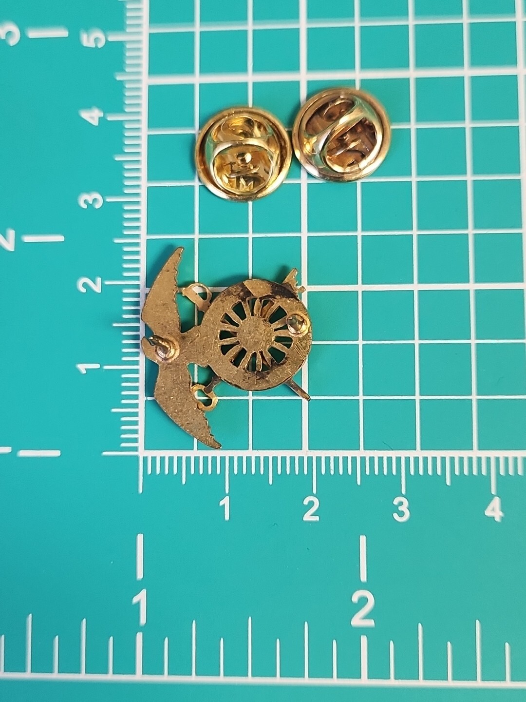 Vtg US Army Quartermaster Corps Eagle Gold Tone Lapel Pin Collectible 