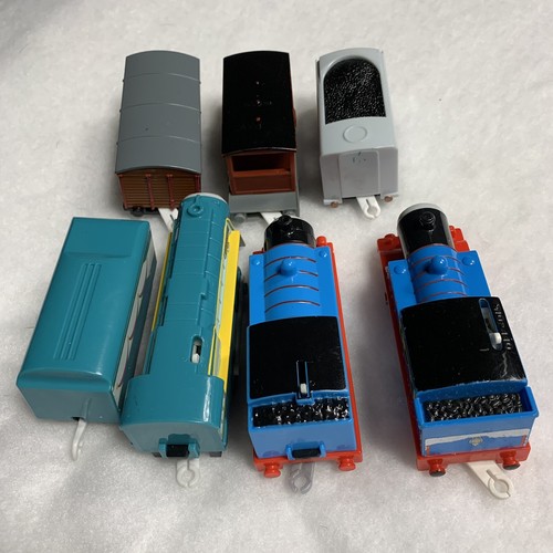 Thomas the Train and Friends Trackmaster Motor 103 PCS Incl 2 Thomas And Connor - Picture 5 of 12