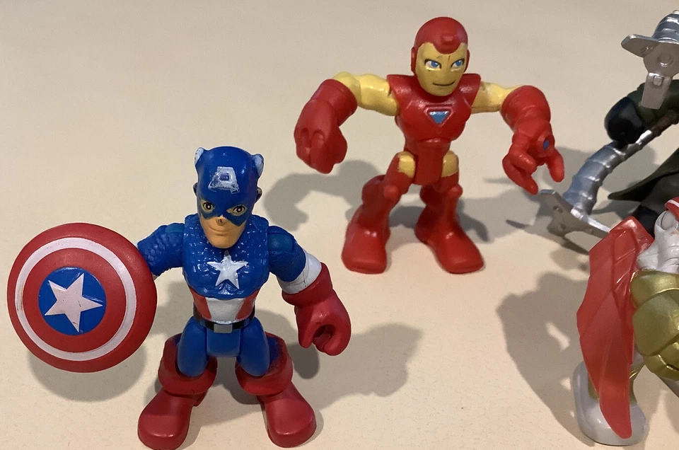 Figuras de acción Marvel x5 Hasbro Capitán América/Hulk/Ironman/Dr. Octo/Falcon Toys Foto 2 de 4