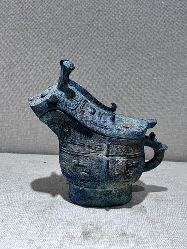 China Bronze vessel Gong 觥 Animal design lid Beast Face motif Zun Wine Ware