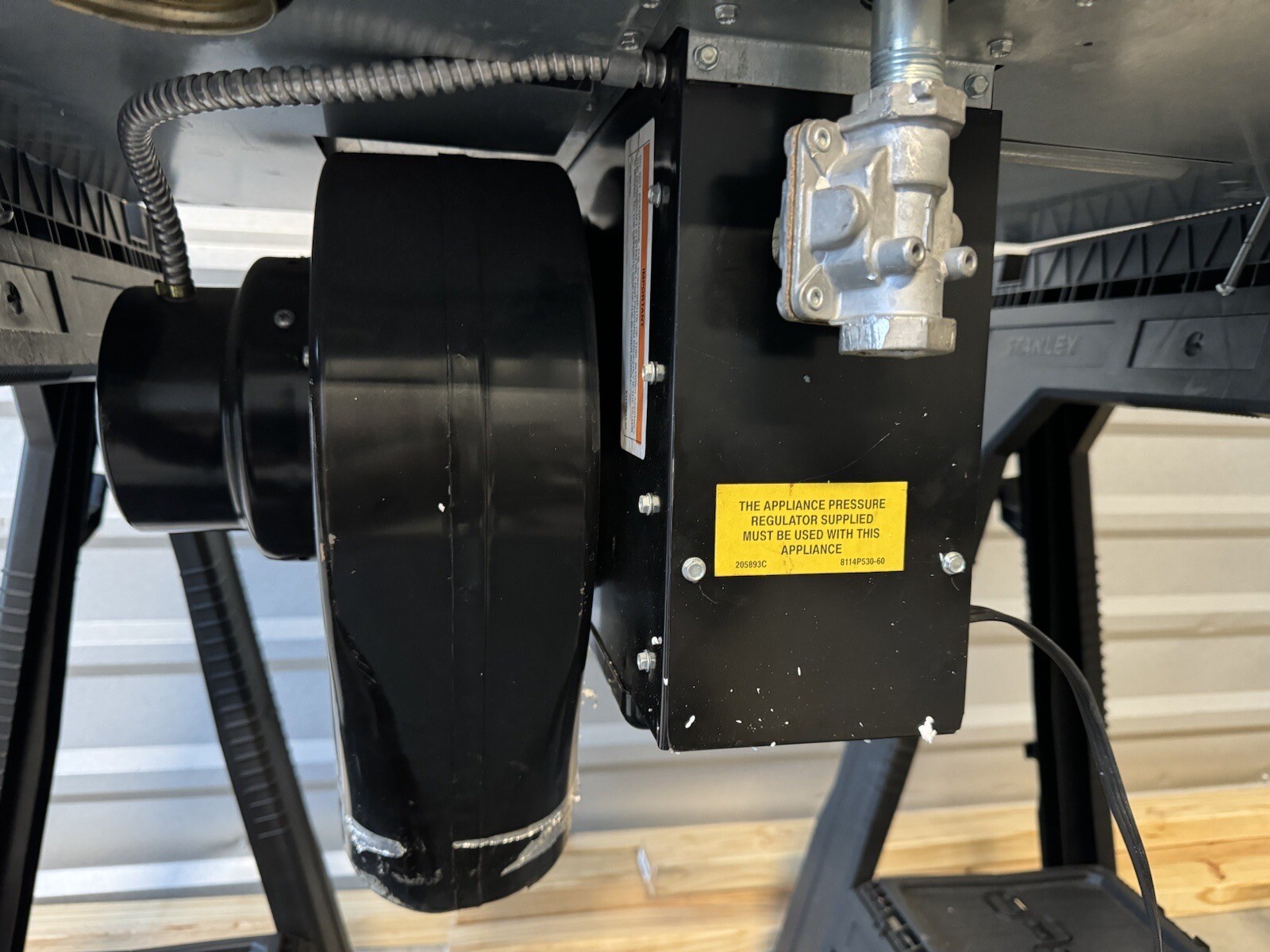 Jenn Air 30” 4 Burner Downdraft Gas Cooktop Black Model CVG4280B See