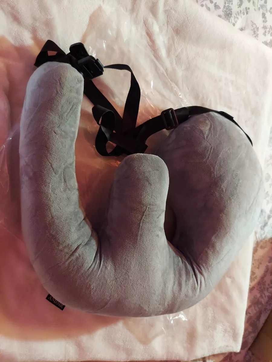 Expandable neck clearance pillow