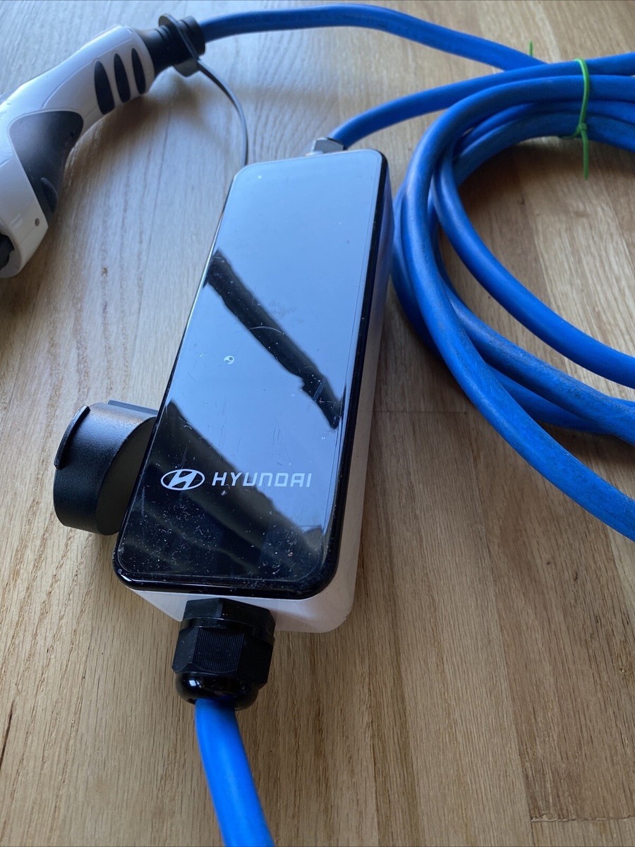 HYUNDAI 200V EV Cable
ヒョンデ電気自動車用充電ケーブル 2023 Hyundai Kona Tucson Santa Fe Plug-in Hybrid EV Charger