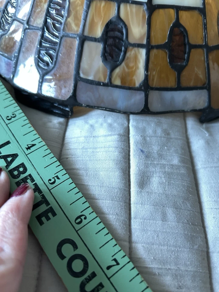 Spectrum Tiffany Style Art Deco Wall Sconce Ivory, Tan & Black Stained Glass-* - Image 4 of 4