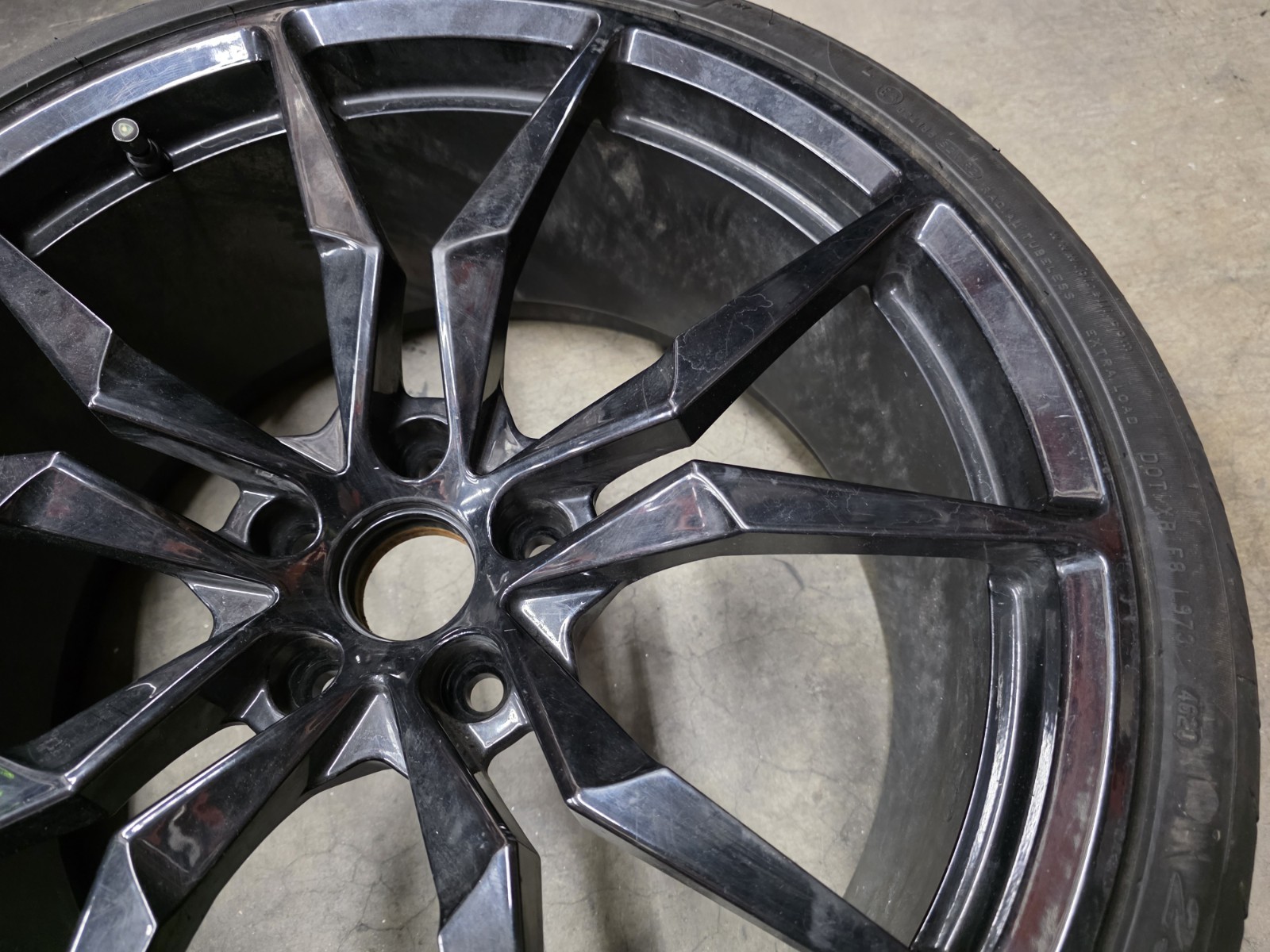 LAMBORGHINI AVENTADOR DIONE LP700 LP720 FRONT WHEEL RIM OEM 470601017T TIRE