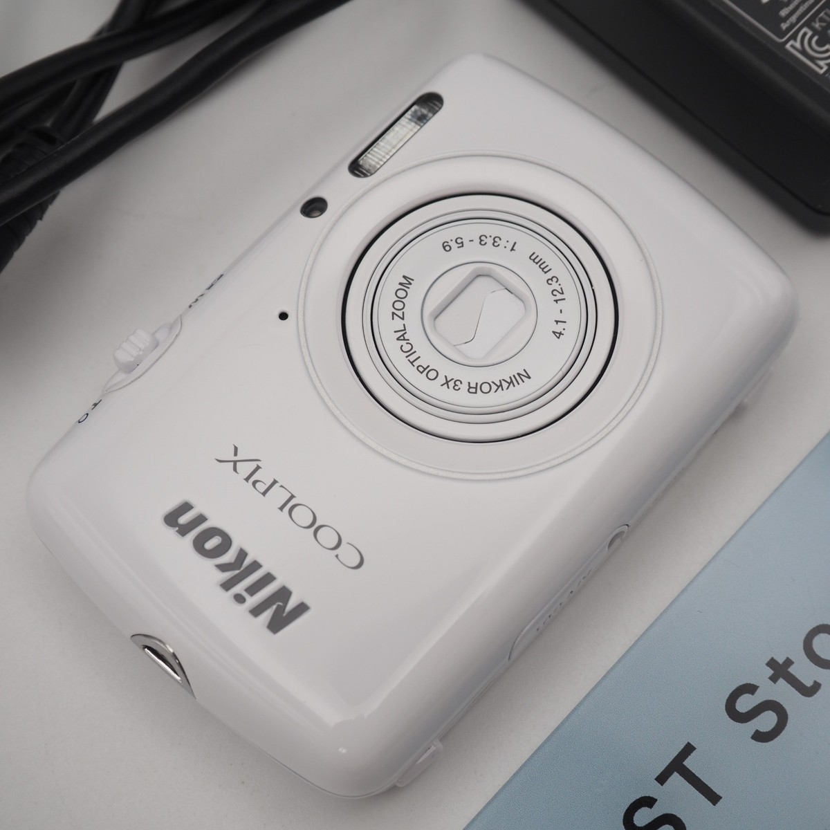 EXC+5] Nikon Coolpix S01 White Compact Digital Camera 10.0MP 3x