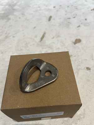 Petzl 10 mm COEUR Edelstahl Aufhängerplatte Anker BOX mit 20 Aufhängern. 