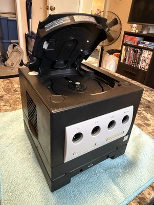 Nintendo GameCube DOL-001 Black Console w/ Game Boy Player, NTSC-U/C
