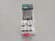 SURPLUS NEW SCHNEIDER ELECTRIC 783XCXM4L-24A 15 Amp Power Relay w/ Base