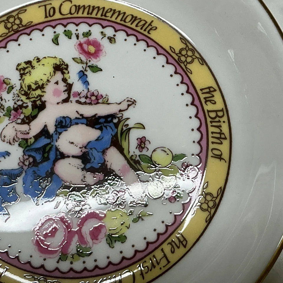 Prince William Birth Royal Worcester Trinket Dish 11.5cm - Image 3 of 4