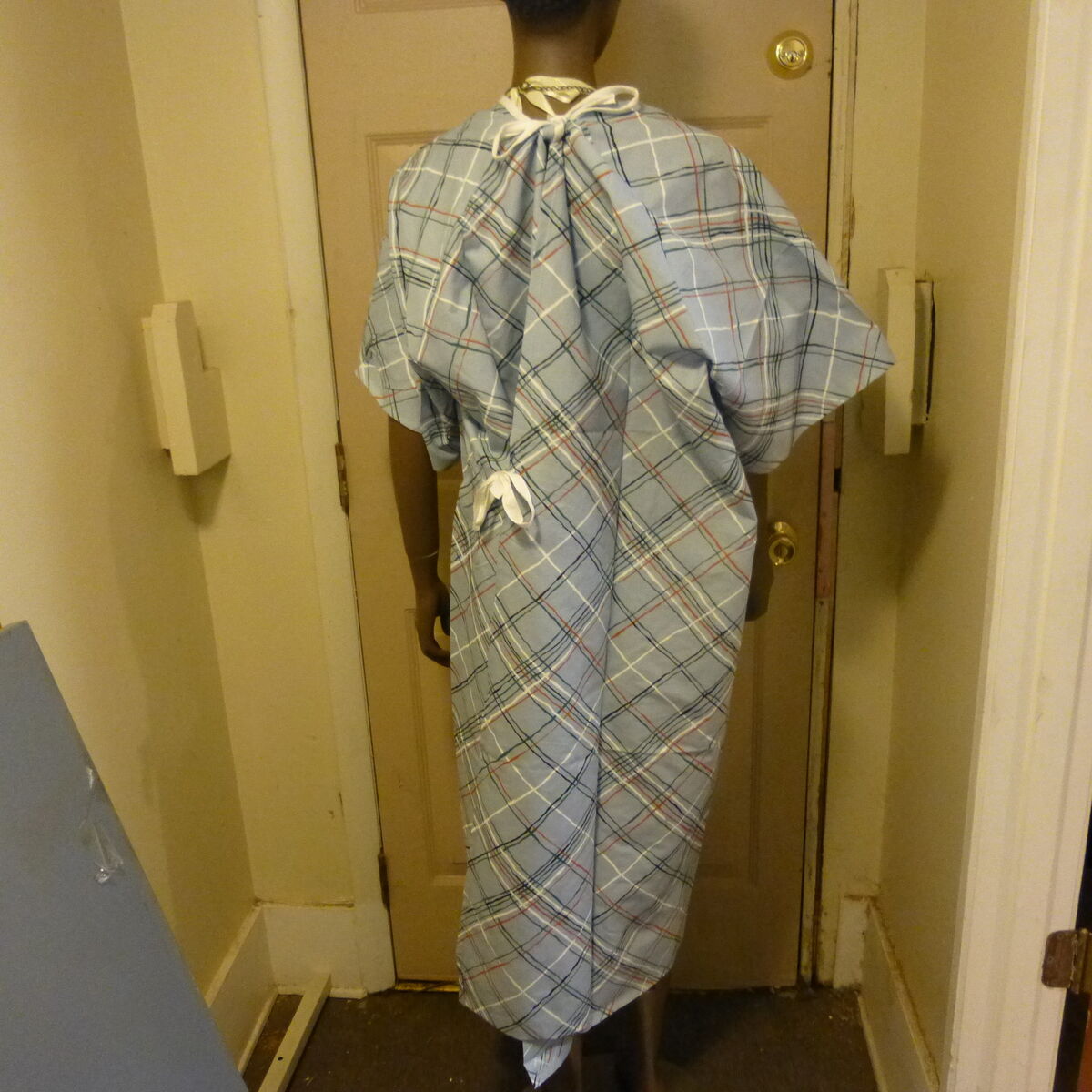 12pk NEW Fashion Seal Healthcare- Hospital Gown Medical Gown 12pk NEW Fashion Seal Healthcare- Hospital Gown Medical Gown