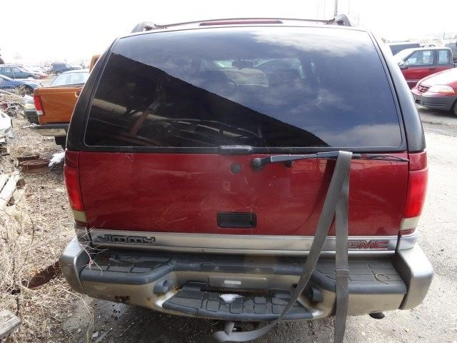 S15JIMMY 1999 Fuel Vapor Canister 357576 - Image 4 of 4