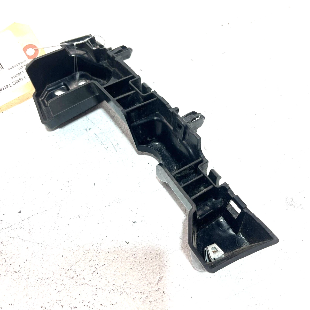 DEFECT 18-21 GMC TERRAIN FRONT BUMPER LEFT DRIVER SIDE GUIDE 