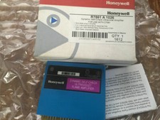 One Honeywell R7861A1026 Ultraviolet Flame Am...