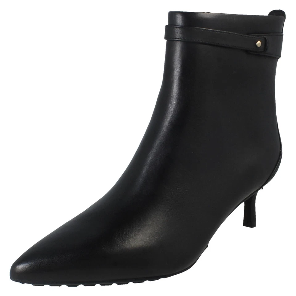 Damen Clarks Leder Smart Reißverschluss Dünn Absatz Kurz Stiefeletten Adela Up - Bild 1 von 1