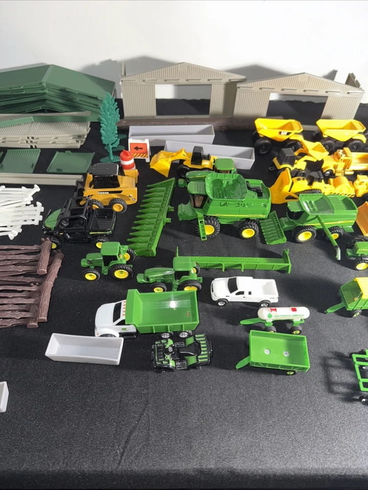 Gran Lote John Deere Tractores Agrícolas Equipo de Construcción Die Cast 1/64 Ertl 138 Foto 4 de 4