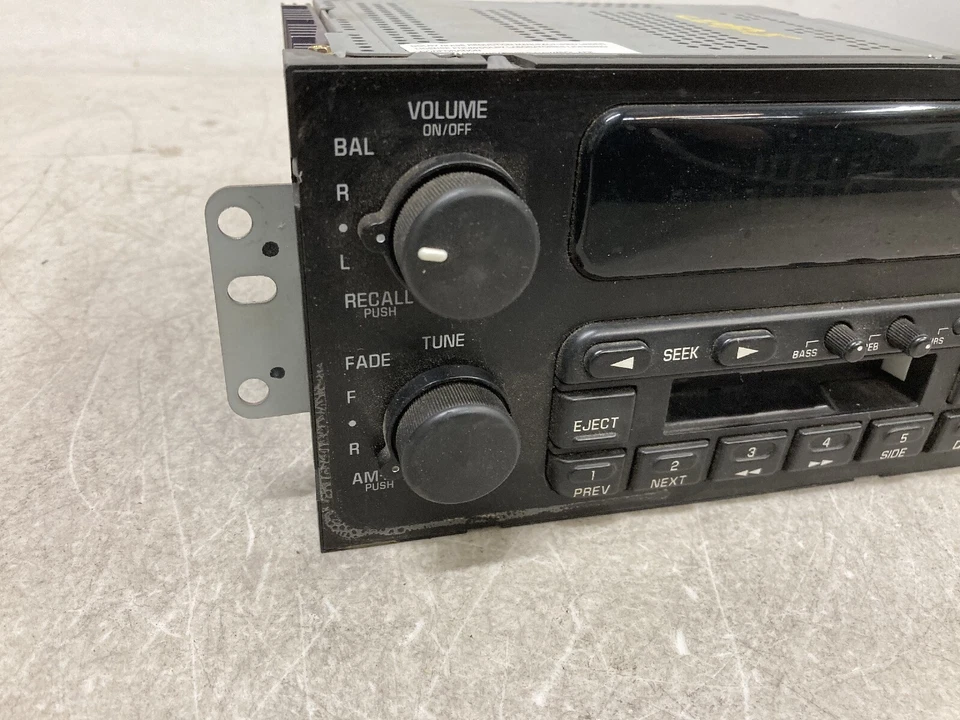 Delco Buick Regal LeSabre factory cassette player radio 96 97 98 99 00 16165184 - Image 2 of 4