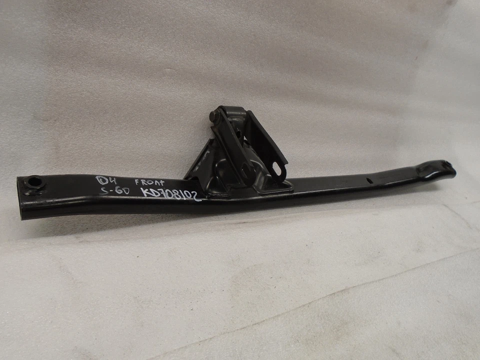 Soporte de montaje del motor Volvo S60 2001-2009 2,5 L turbo OEM KD708102 Foto 3 de 4