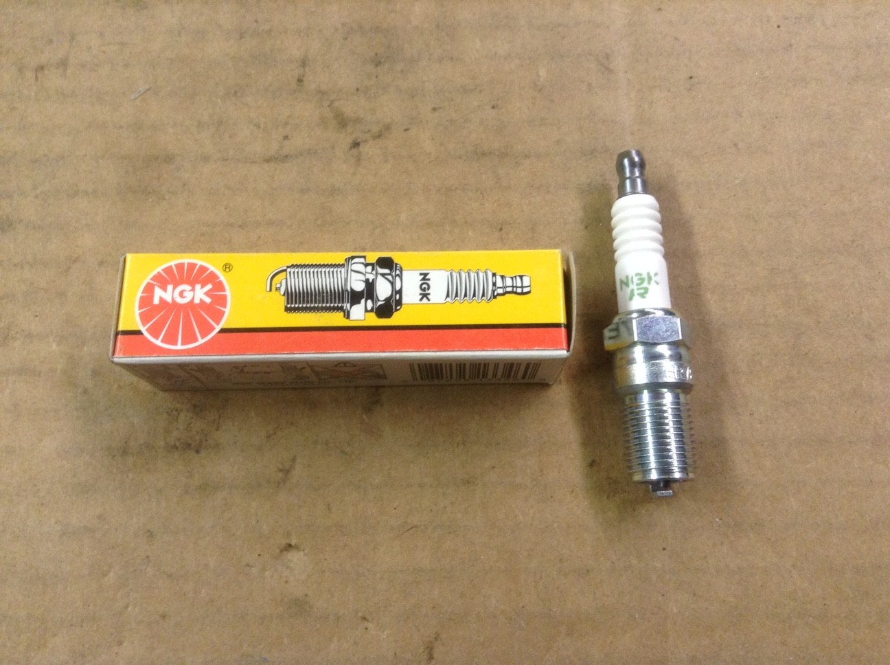 New NGK V-Power 3346 Spark Plug - QTY 2