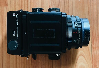 Mamiya RZ 67 Pro II + Mamiya Sekor Z F = 110mm 1:2,8 W + Magazzino