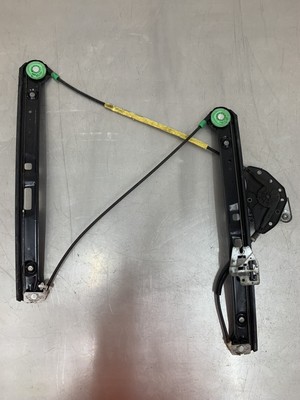 BMW E46 Saloon Driver Side Front Window Regulator 8196038 for sale 