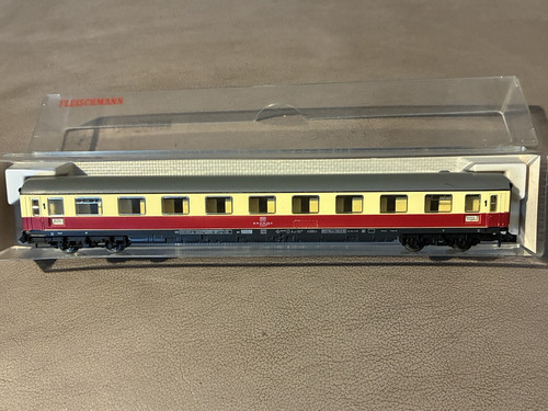 Fleischmann 8160 TEE-Abteilwg. 1. Klasse, Avmz 111, 4-achs., beige/rot, gebr./OV | Zustand: Neu