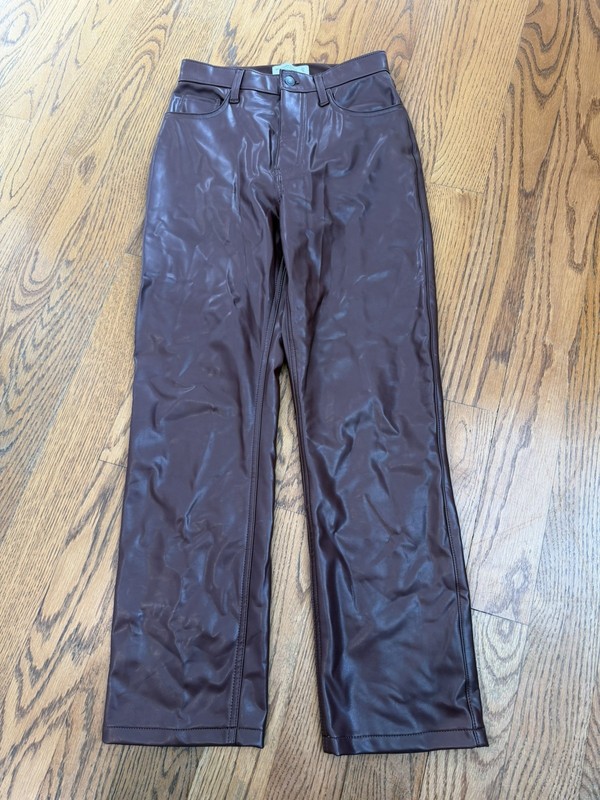 Abercrombie & Fitch The 90’s Straight Ultra High Rise Leather Pants Short 27/4S