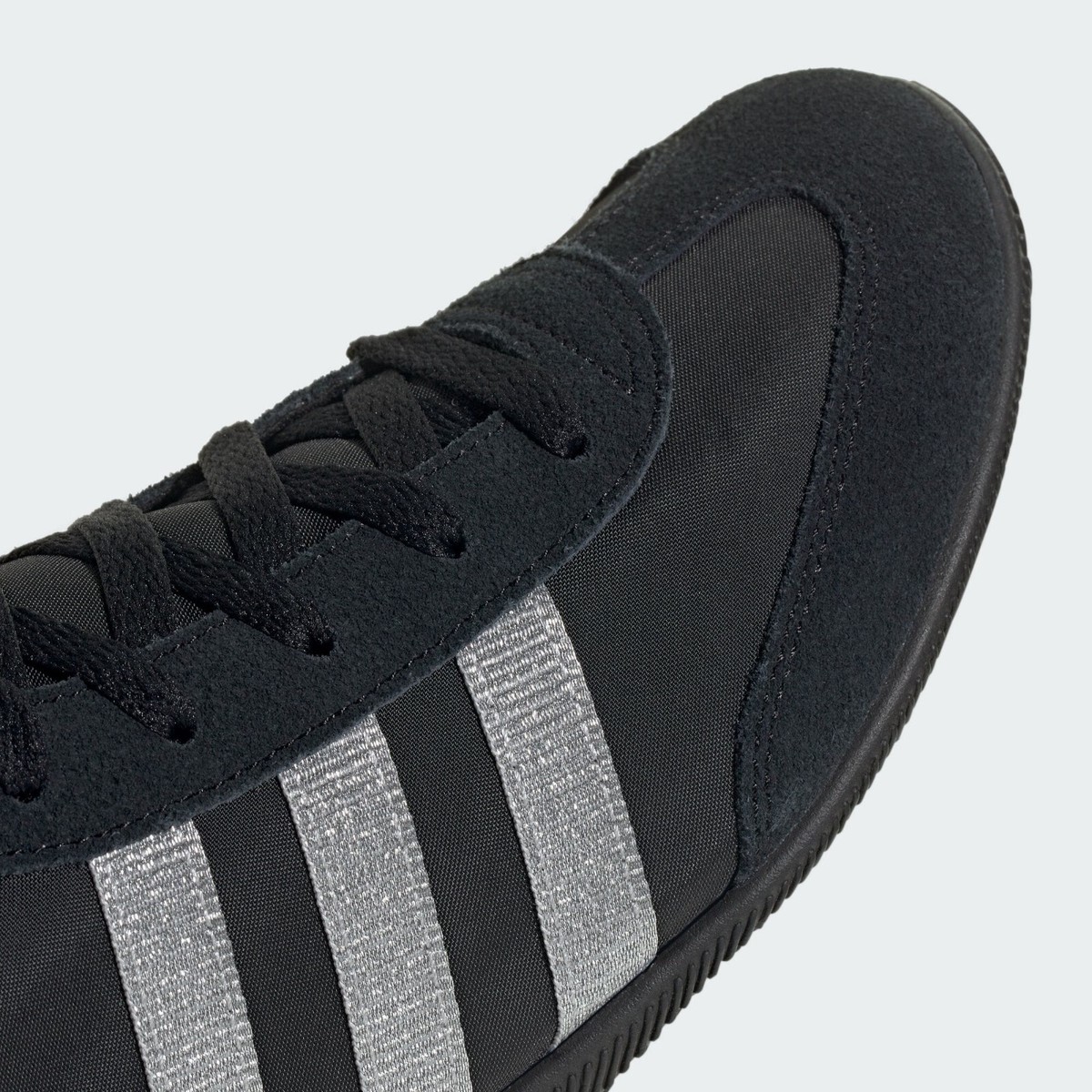 adidas Originals WMNS Japan Mid Core Black Silver Metallic JR8118