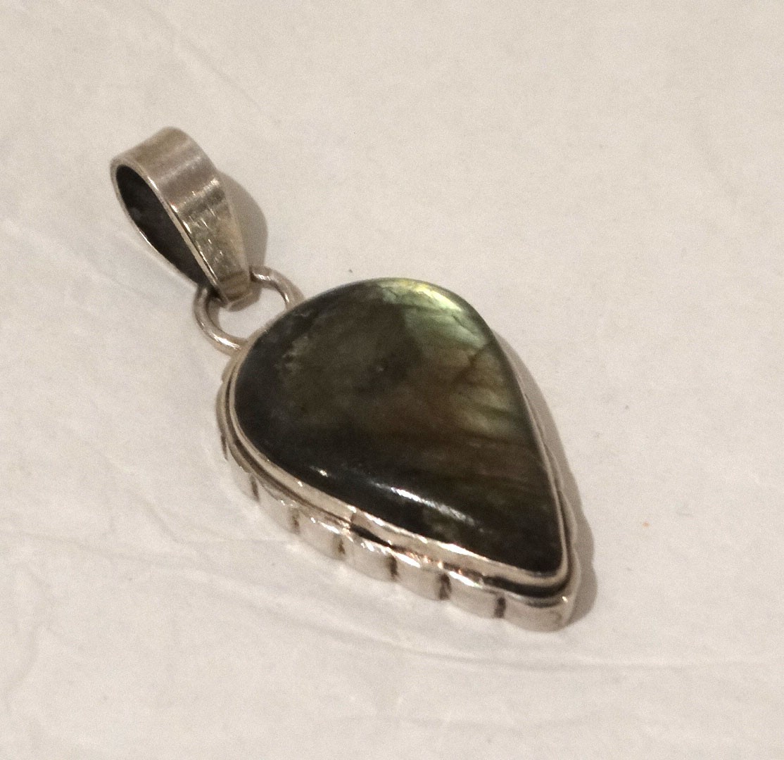 Pendentif en Labradorite véritable et argent 925 poinçonné pour femme et homme