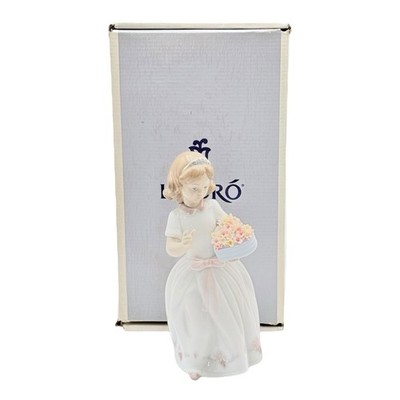 Lladro For A Special Someone Figurine Girl With Heart Flower Box Valentine s Day