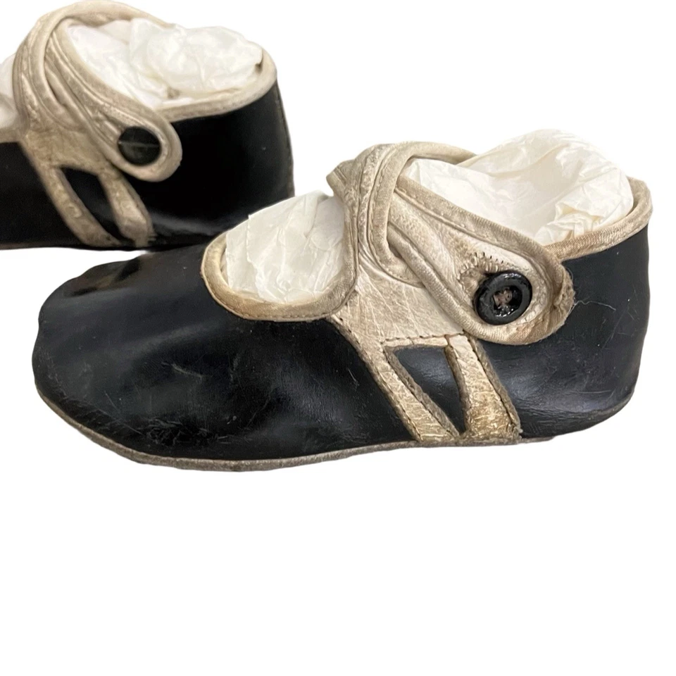 Zapatos de bebé antiguos de cuero con botones laterales victorianos negros blancos talla 3 Foto 3 de 4