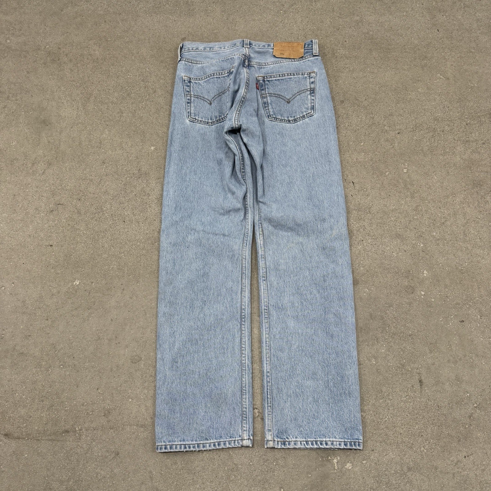 Vintage 90s Levi’s 501 Button Fly Denim Jeans 30x30 fit 28x28 Blue Grunge thumbnail 4