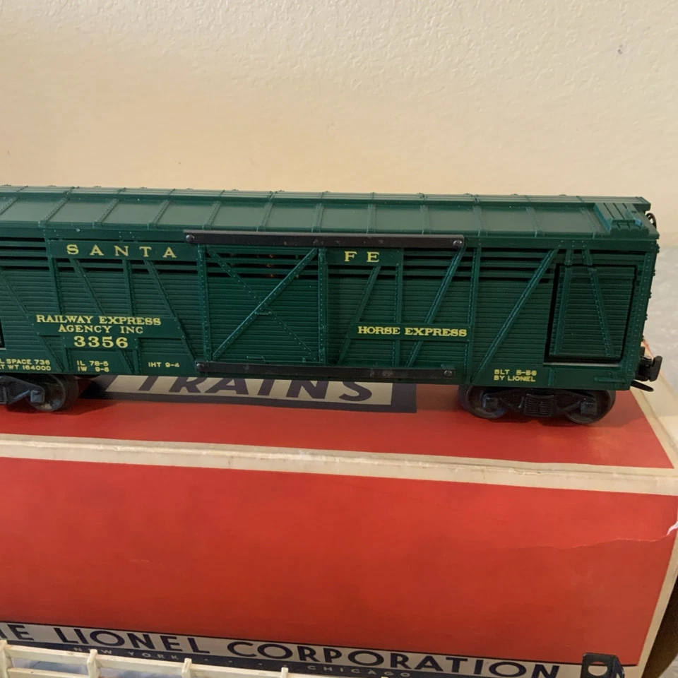 Vintage Postwar Lionel 3356 Operating Horse Car Set W/ Box & Accessories - Image 3 of 4