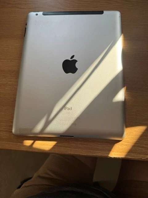 Apple iPad 2 · 64GB · Cellular, photo 3 of 4