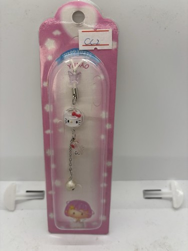 Hello Kitty keychain - Picture 3 of 3