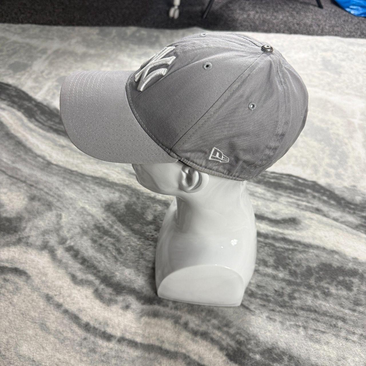Vintage MLB New Era New York Yankees 2000s Y2K Grey Sz S / M Sports Baseball Cap image 2