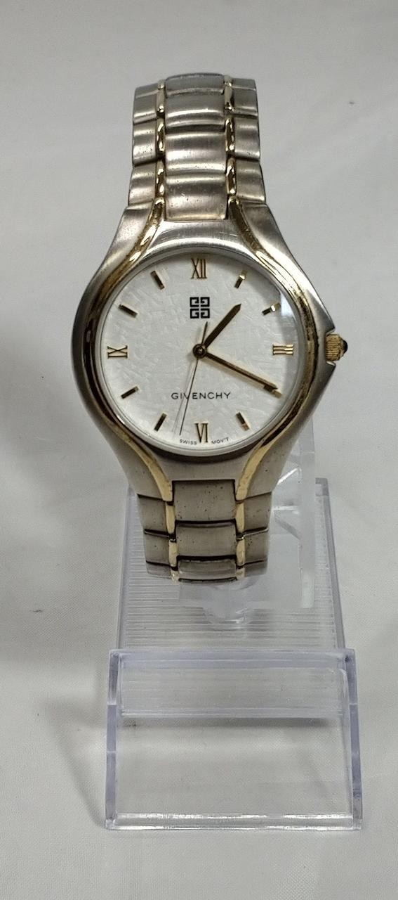 Givenchy TB.17.0 Quartz Watch 17cm used