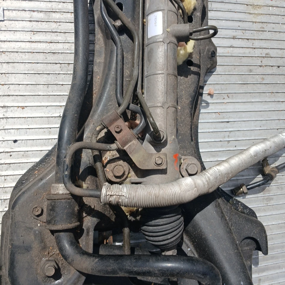 Subchasis de suspensión delantera TOYOTA COROLLA 2004 con engranaje de dirección y tirantes Foto 4 de 4