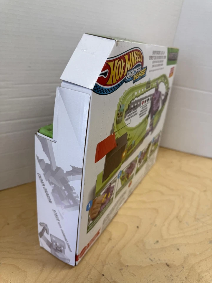 Hot Wheels RacerVerse Minecraft Playset & Die-Cast Diamond Armor Steve | Sealed - Image 4 of 4