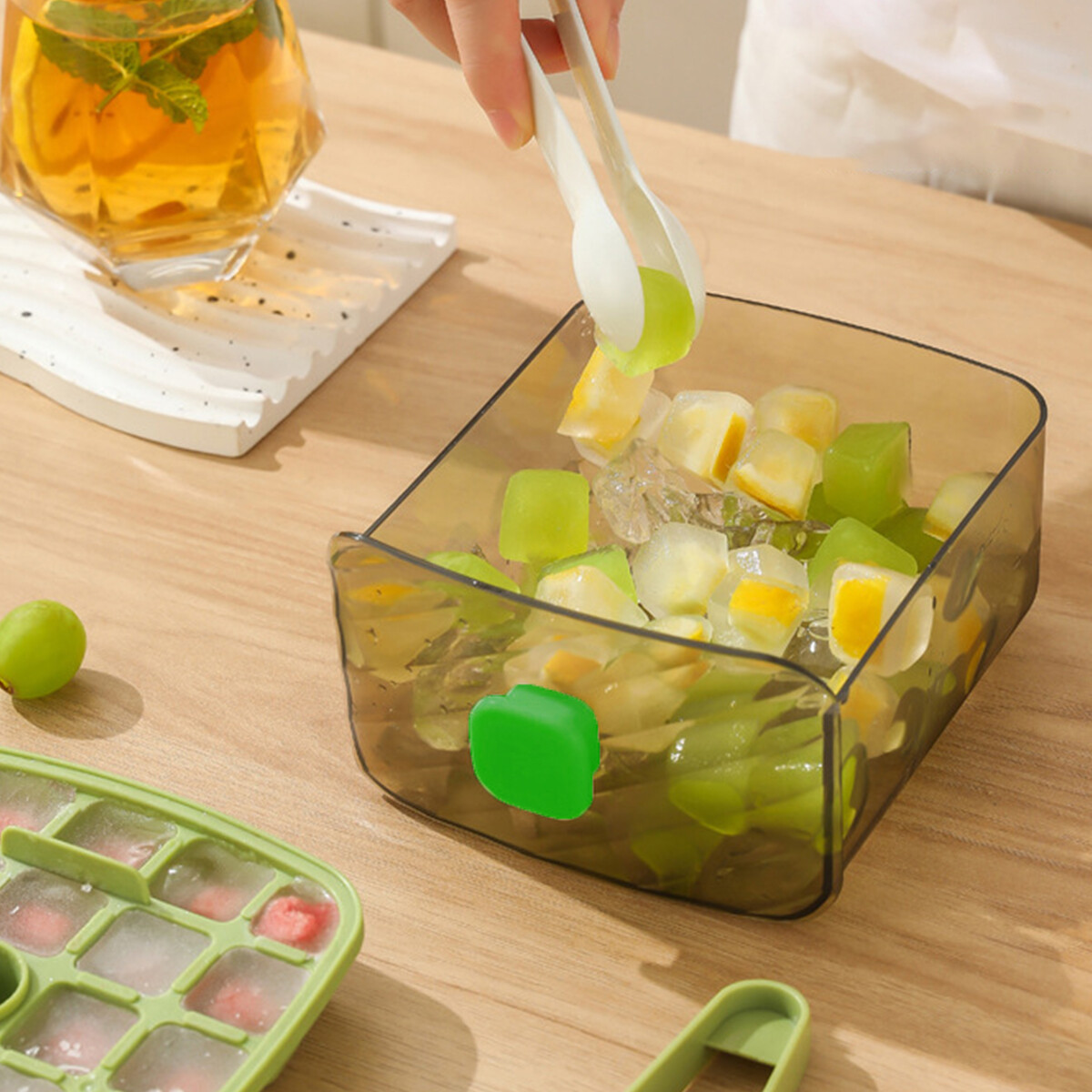 Ice Cube Trays for Freezer Ice Cube Tray with Lid and Bin 2 layers of 48 cells