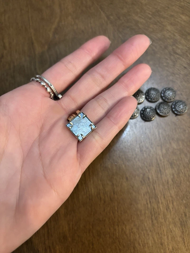 Lote de incrustaciones de turquesa y conchos de metal estilo vintage Foto 4 de 4