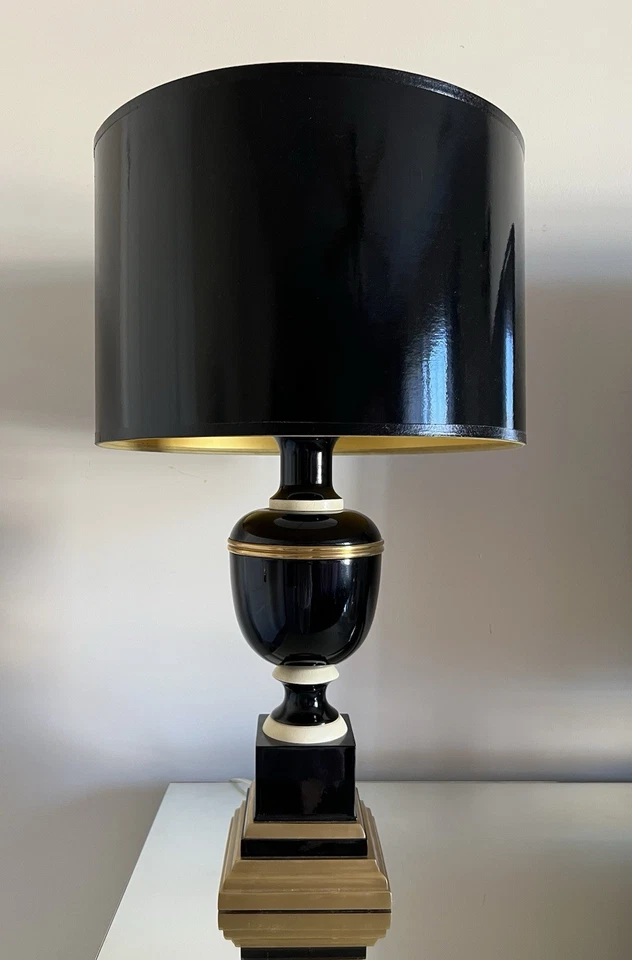 Lámpara de acento Robert Abbey Annika negra/latón/marfil Foto 2 de 4