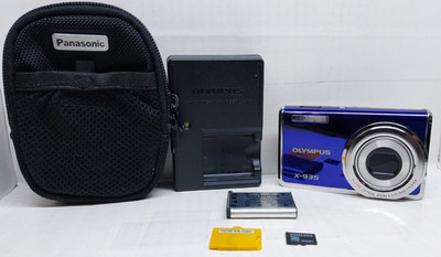 Olympus FE-5020 / X-935 12MP Digital Camera w/ Battery, Charger & 32gb Micro SD